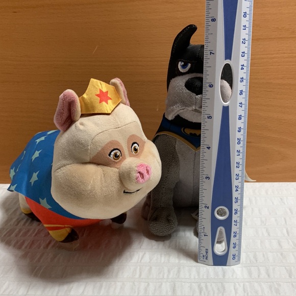 SuperPets Batman Dog & WonderWoman Pig Plush - Picture 2 of 16